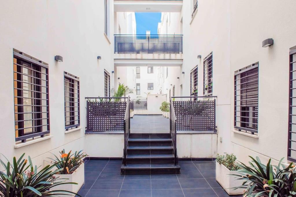 Relaxing Apartment With Parking In The Center By Rems マラガ エクステリア 写真