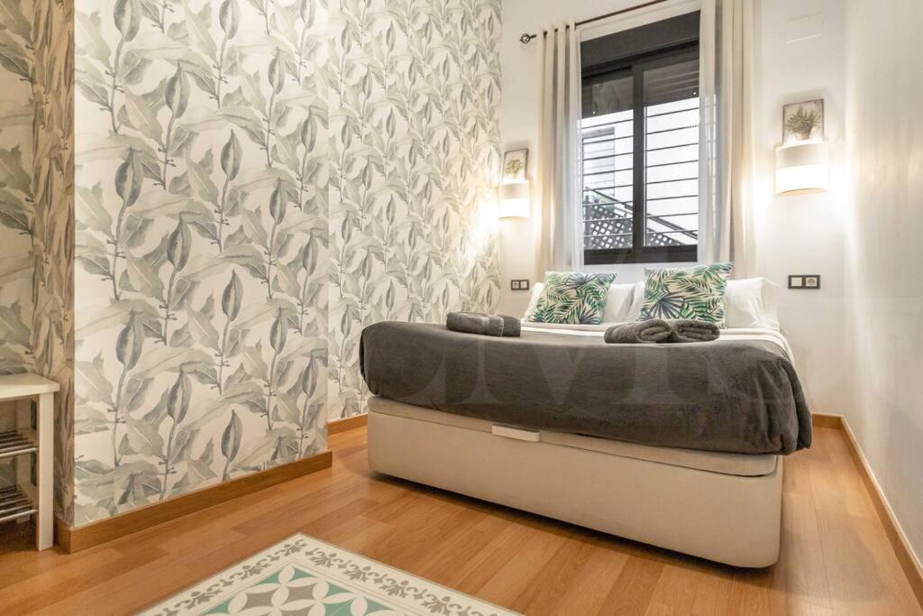 Relaxing Apartment With Parking In The Center By Rems マラガ エクステリア 写真