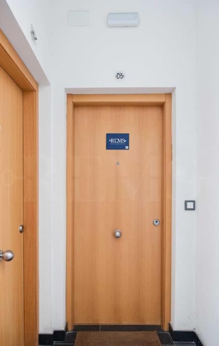 Relaxing Apartment With Parking In The Center By Rems マラガ エクステリア 写真