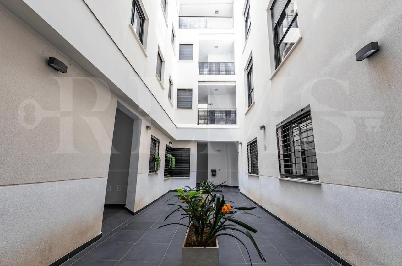 Relaxing Apartment With Parking In The Center By Rems マラガ エクステリア 写真