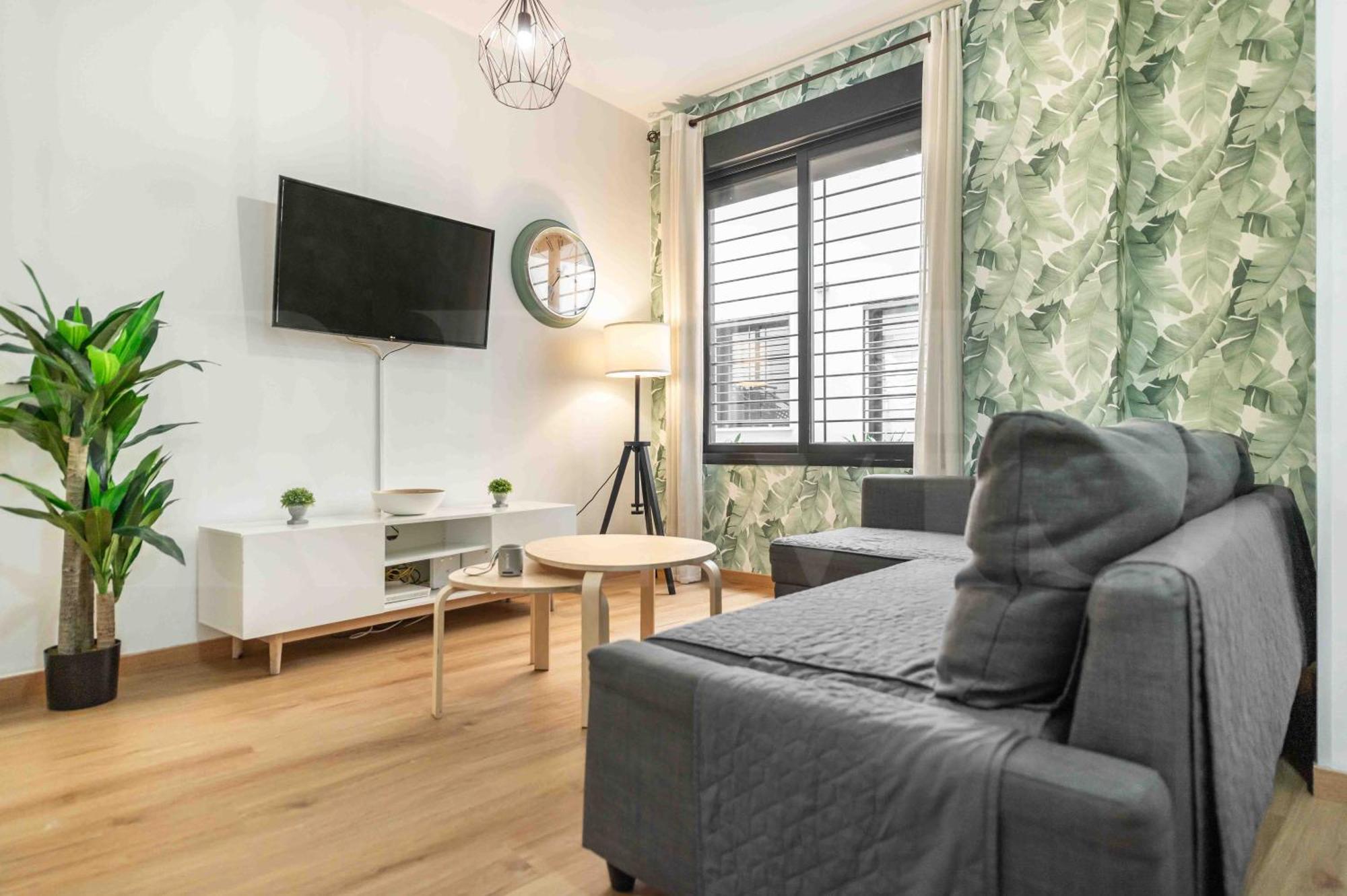 Relaxing Apartment With Parking In The Center By Rems マラガ エクステリア 写真